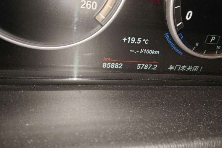 Used BMW X4 2014 xDrive20i X Design Package Odometer Close Up