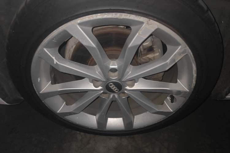 Ojetý Audi A4L 2018 30th Anniversary Edition 40 TFSI Trendy Model