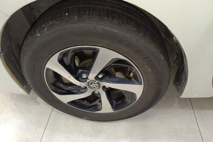 Used Toyota Levin 2017 Revised Dual-Engine 1.8H GS E-CVT Elite Sunroof Version China V Standard