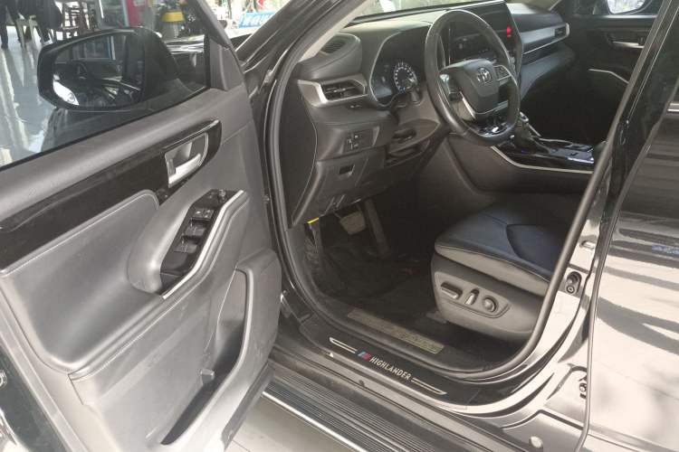Used Toyota Highlander 2022 Dual-Engine 2.5L Two-Wheel Drive Prestige Edition 7-Seater Driver Seat