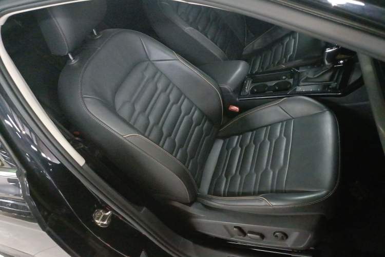 Used Volkswagen Passat 2019 330TSI Elite Edition China VI