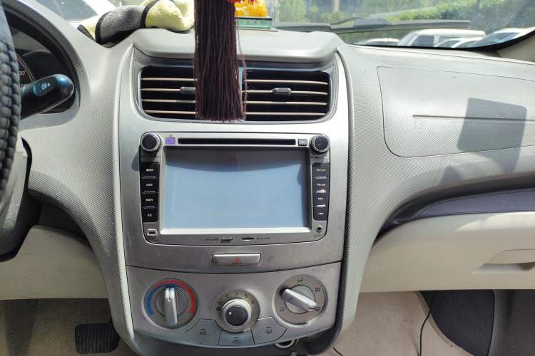 Used Chevrolet Sail 2013 Sedan 1.4L AMT Enjoy Edition Audio And AC Panel