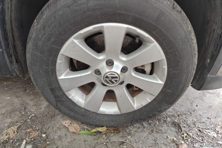 Used Volkswagen Tiguan 2010 1.8 TSI Automatic Two-Wheel Drive Urban Edition Right Front Wheel Hub