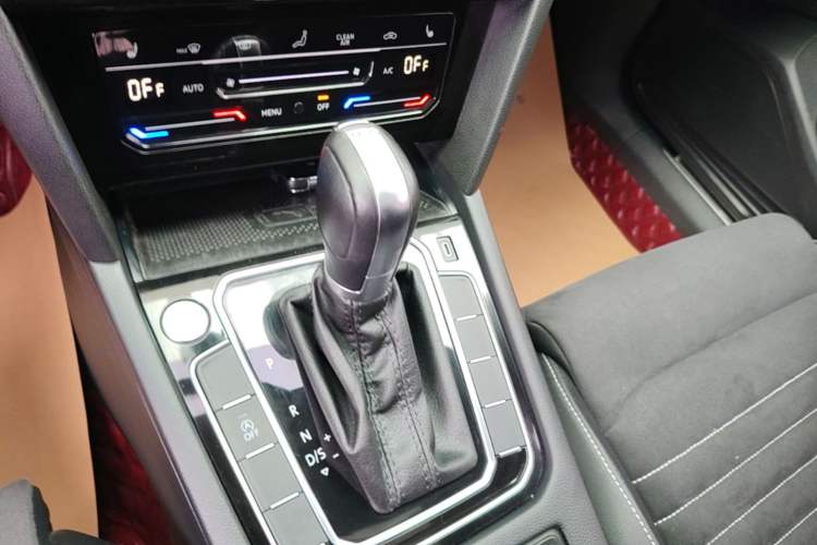 Used Volkswagen Magotan 2020 330TSI DSG Luxury Edition Gear Lever