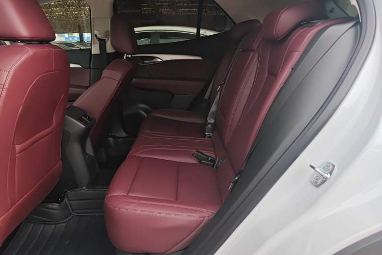 Used Buick Envision 2026 Model Range: Equinox S 25T Enjoyment Platinum Edition
