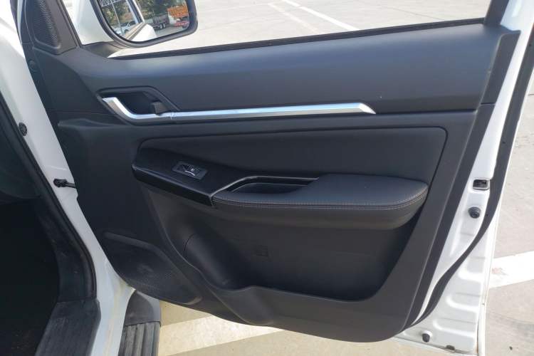 Used Foton Conqueror 3 2020 2.4L Challenger 3 Two-Wheel Drive Enjoyment Version High Cargo Bed Standard Wheelbase 4K22D4M