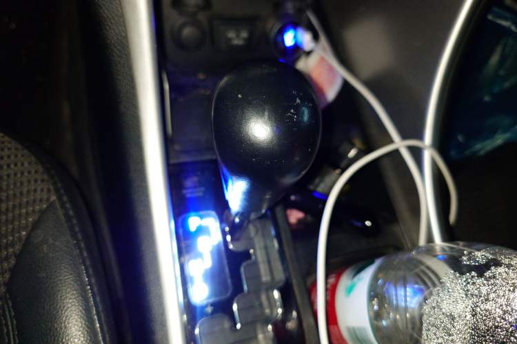 Used Hyundai Sonata 2011 2.0L Automatic Leading Edition Gear Lever