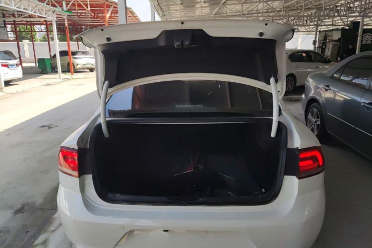 Used Volkswagen Lamando 2015 230TSI DSG Fashion Edition