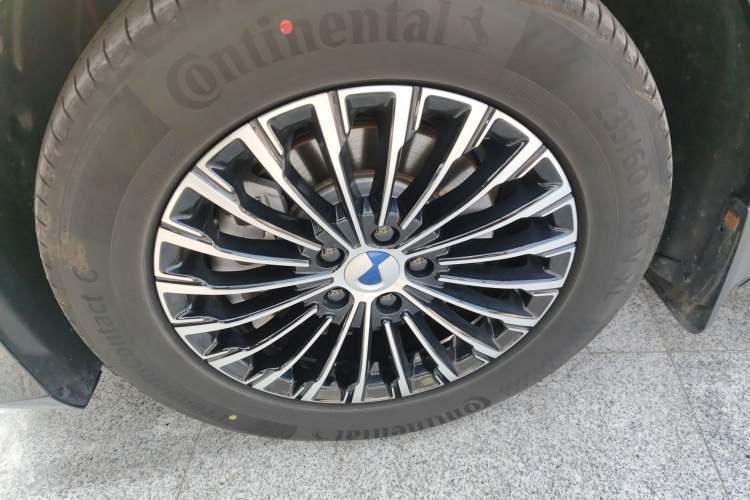 Used Denza D9 2024 DM-i 970 Luxury Model
