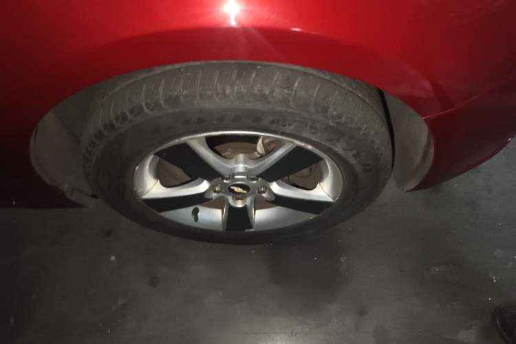 Used Chevrolet Cruze 2011 1.8L SE Automatic Right Front Wheel Hub