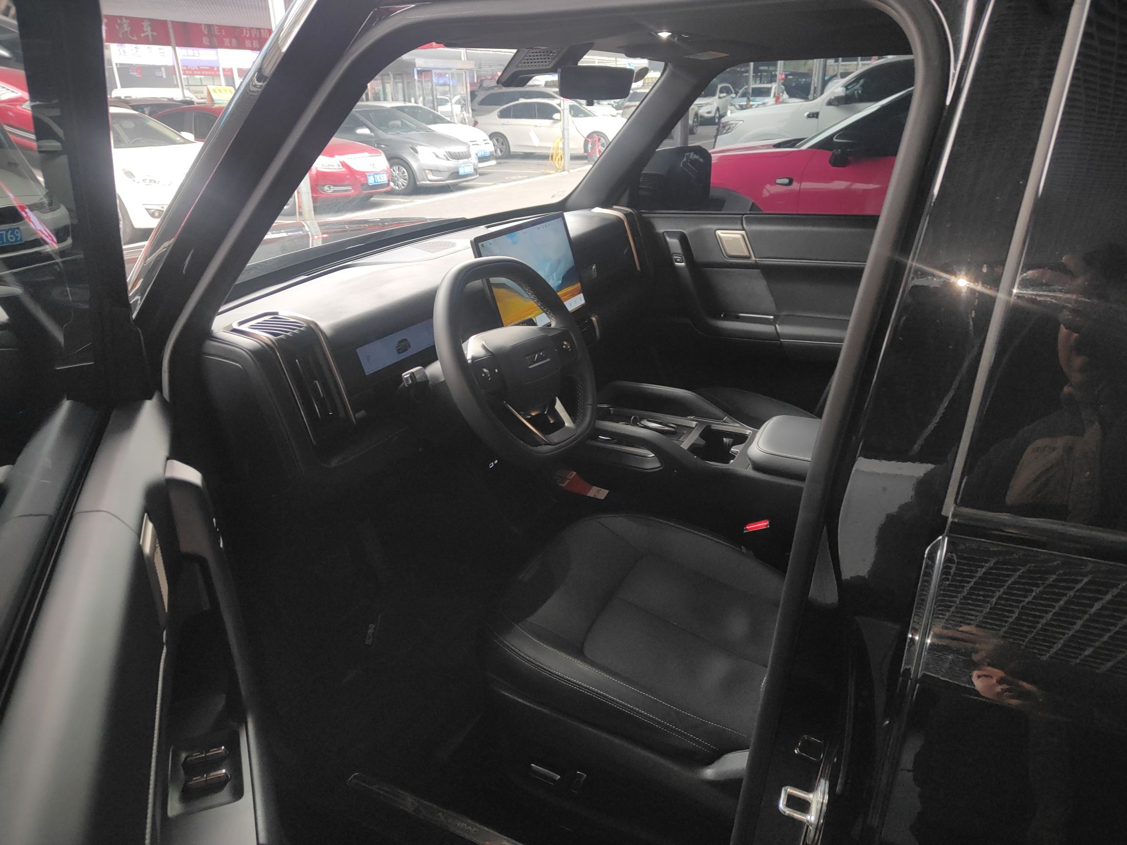 المقاعد الأمامية داخل السيارة