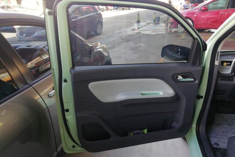 Used Wuling Hongguang MINIEV 2021 Macaron Premium Model – Lithium Iron Phosphate