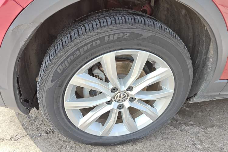 Used Volkswagen T-ROC 2019 230TSI DSG Two-Wheel-Drive Advanced Version China VI Standard Left Front Wheel Hub