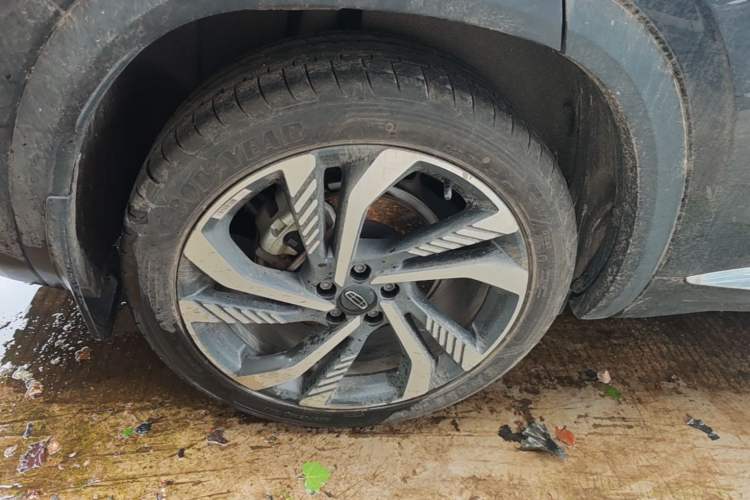 Used Geely Auto Monjaro L 2021 2.0TD DCT EVO Two-Wheel Drive Smart Luxury Version Right Rear Wheel Hub