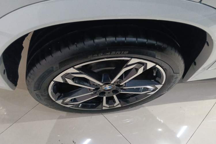 Used BMW X1 2023 sDrive25Li M Sport Package Right Rear Wheel Hub