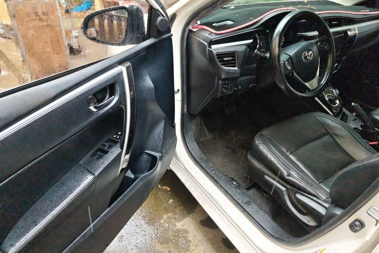 Used Toyota Corolla 2016 Dual-Engine 1.8L E-CVT Elite Edition