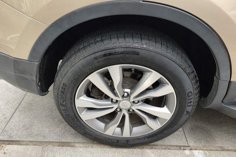 Used Geely Auto Emgrand X7 Sport 2016 1.8TD Automatic ZhiZun Version Right Rear Wheel Hub