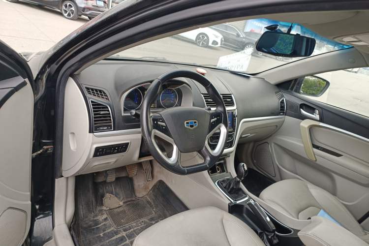 Used Geely Auto Emgrand 2014 Sedan 1.5L Manual Elite Model Center Console