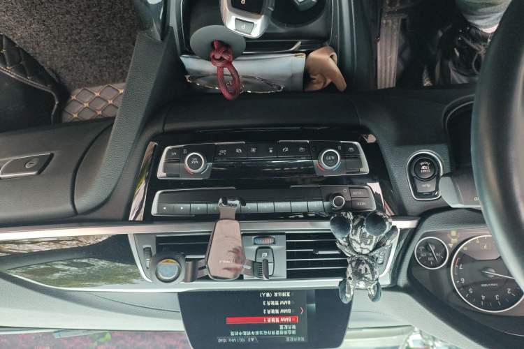 Used BMW 3 Series 2018 320Li Fashion Model Audio And AC Panel