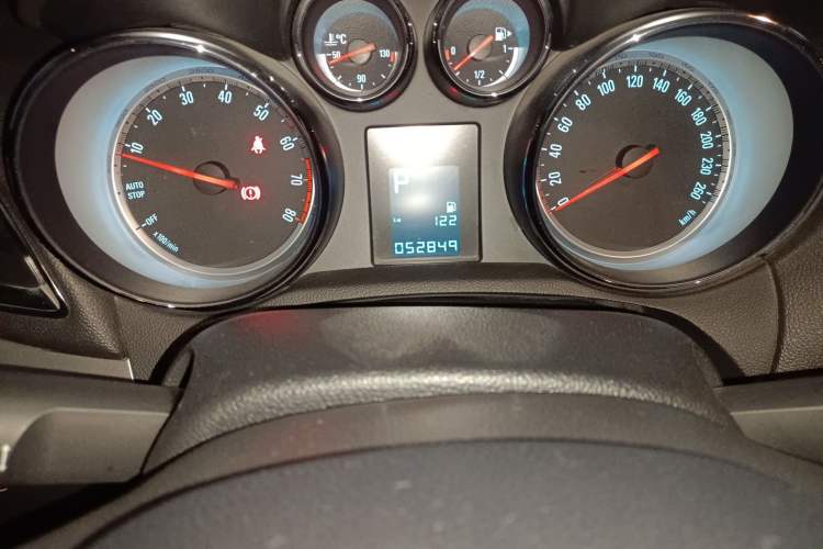 Used Buick Encore 2015 1.4T Automatic Two-Wheel Drive Urban Elite Version
