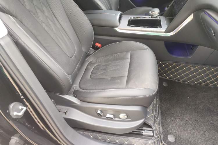 Used Hongqi HS7 PHEV 2024 2.0T PHEV Four-Wheel Drive Flagship Edition 6 Seats