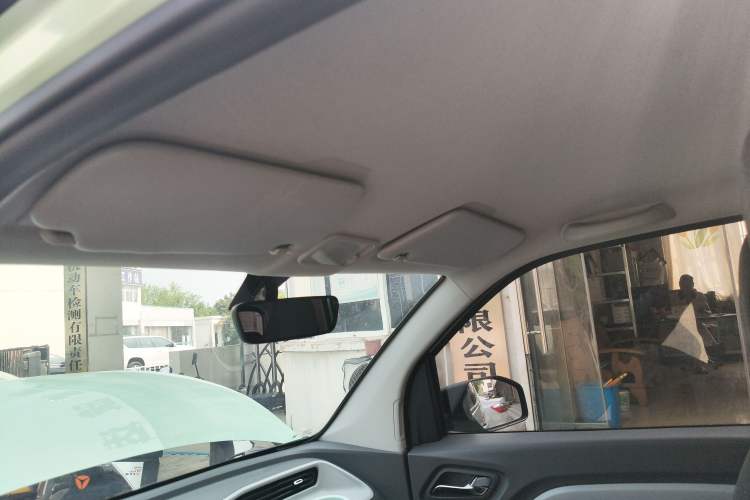 Used Wuling Hongguang MINIEV 2021 Macaron Sandwich Model 120 km Lithium Iron Phosphate
