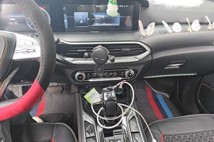 Used Bestune T77 2020 PRO 280 TID Automatic Prestige Model Audio And AC Panel