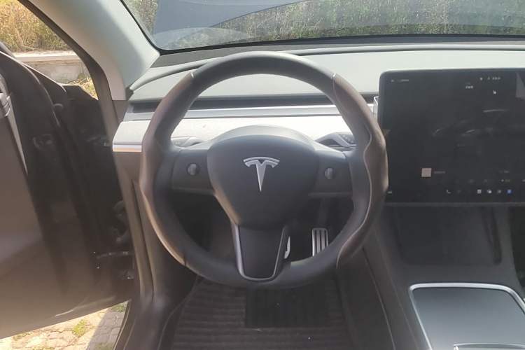 Used Tesla Model Y 2024 Rear-Wheel-Drive Version
