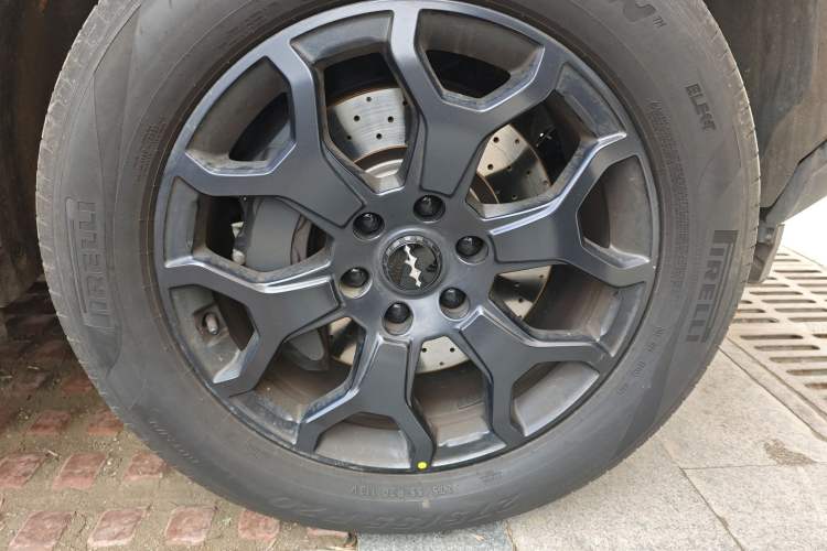 Used Formula Leopard 5 2023 Cloud Ride Flagship Edition