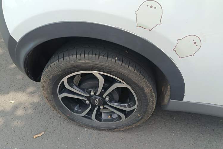 Used Chery New Energy Little Ant 2021 200 000 Yuan Ant Fan Edition Energized Version NMC Lithium Battery 408 km Right Rear Wheel Hub