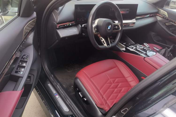 Used BMW 5 Series 2025 530Li Luxury Edition M Sport Package
