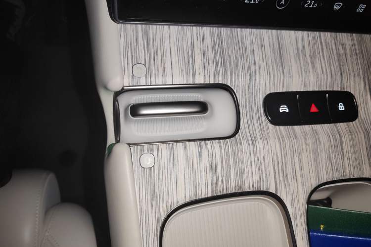 Used Nio ET7 2024 75 kWh Executive Signature Edition Gear Lever