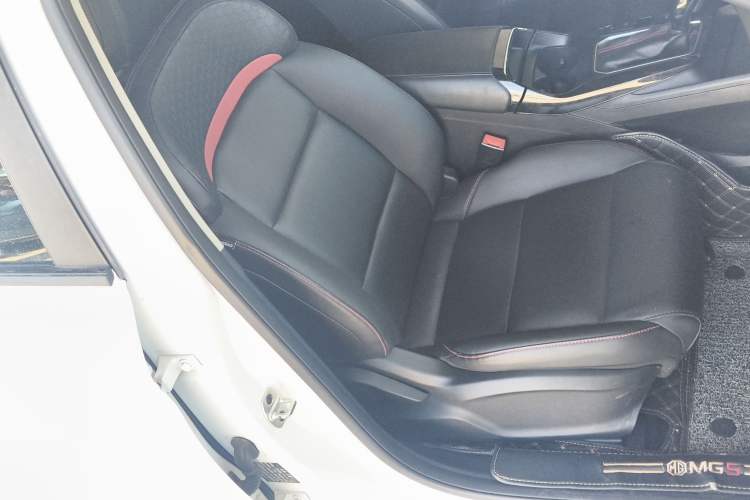 Used MG 5 2021 Revised Version 180 DVVT CVT Youth Luxury Edition Right Front Seat