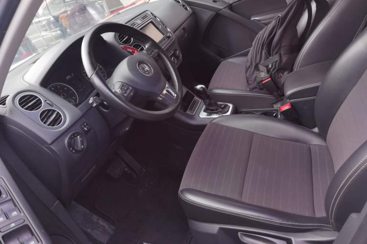 Used Volkswagen Tiguan L 2017 300TSI Automatic Two-Wheel Drive Silk Road Luxury Edition
