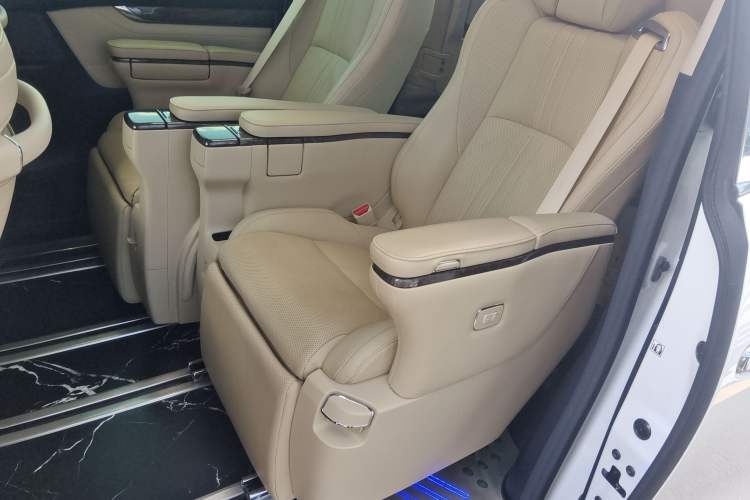 Used Toyota Vellfire 2021 Crown Dual-Engine 2.5L HV Supreme Edition
