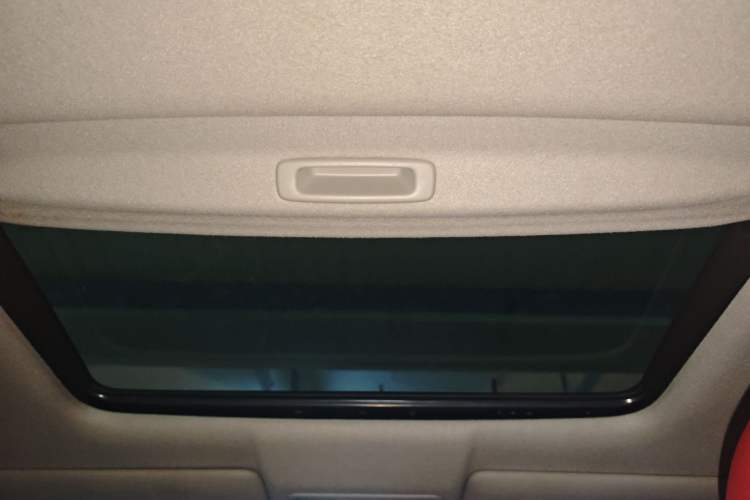 Used Honda Fit 2011 1.5L manual luxury version
