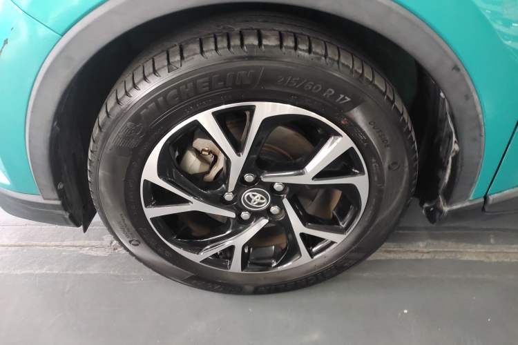 Used Toyota C-HR 2018 2.0L Luxury Edition China VI Standard
