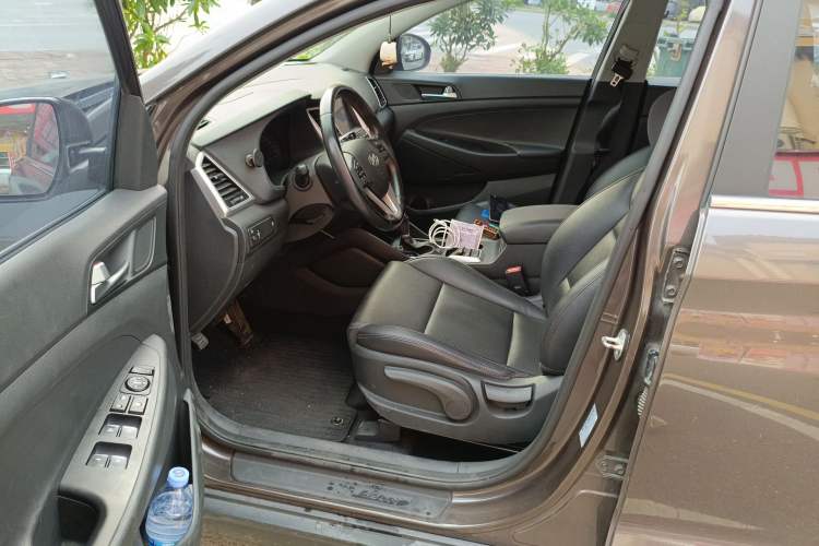 Used Hyundai Tucson 2015 1.6T Dual-Clutch Two-Wheel-Drive Smart Model Driver Seat