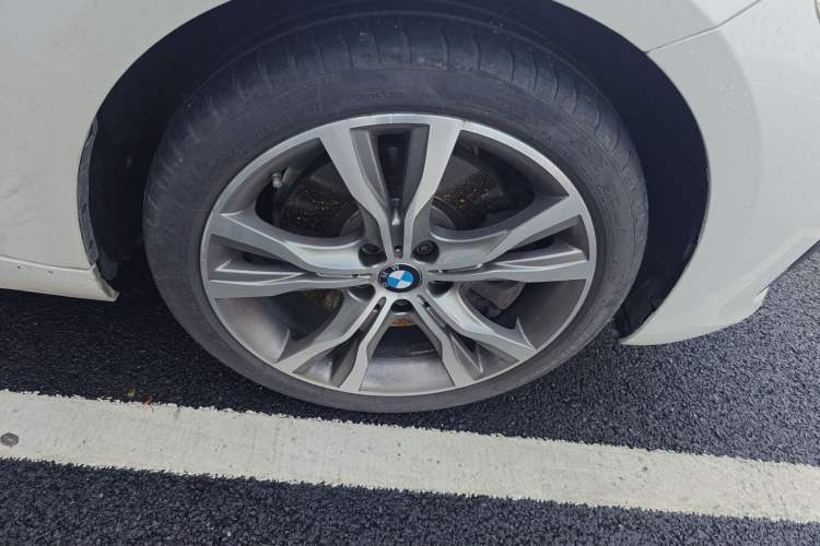 Used BMW 1 Series 2018 120i Design Package Model Right Front Wheel Hub