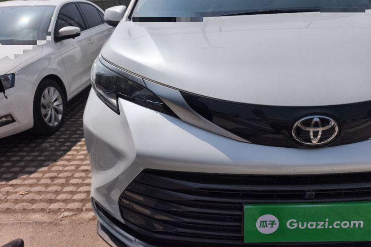 Used Toyota SIENNA 2024 2.5L Hybrid Four-Wheel Drive Prestige Edition Right Front Headlight