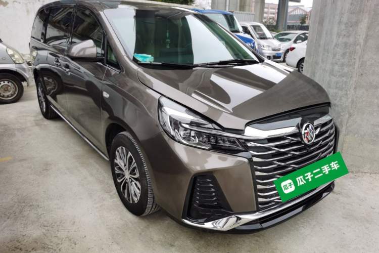 Used Buick GL8 2023 Facelifted Land Cruiser Executive Luxury Version