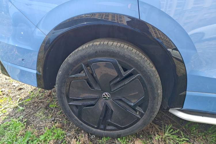 Used Volkswagen Tiguan L 2024 PRO 380TSI Four-Wheel Drive R-Line Prestige Edition Right Rear Wheel Hub