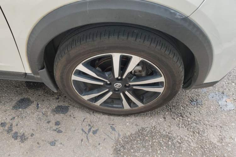 Used Nissan Kicks 2018 1.5L CVT Smart Connect Luxury Edition
