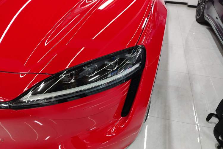 Used Hima Luxeed R7 2024 All-Electric 736 km Ultra Left Front Headlight