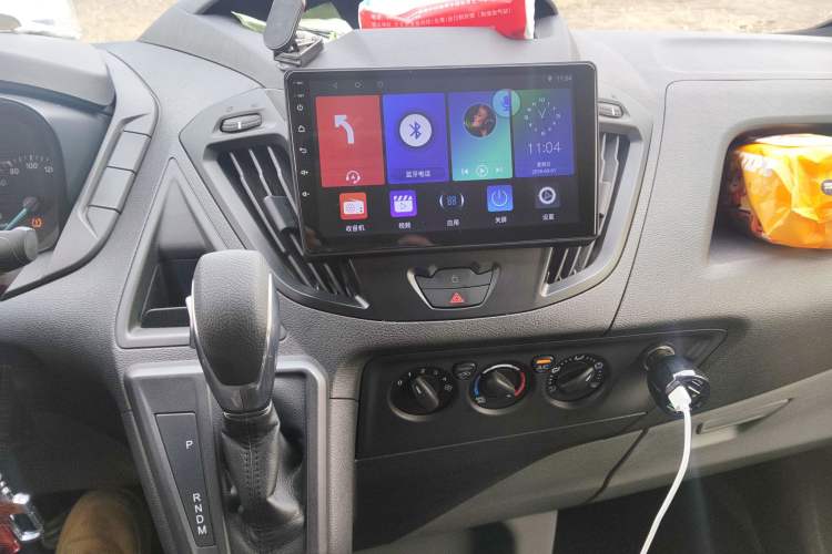 Used Ford Transit 2019 2.0T Gasoline Automatic Multi-Function Commercial Vehicle Short Wheelbase Low Roof 6-Seater China VI Standard
