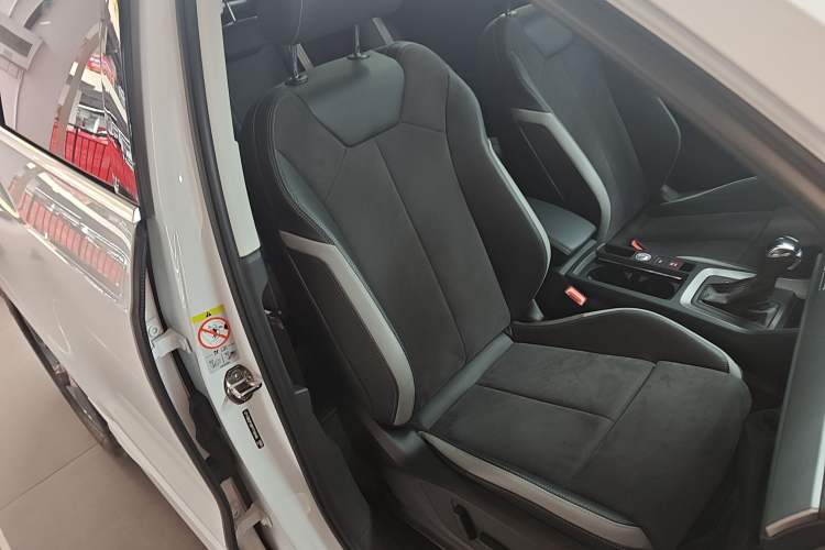 Used Audi Q3 2023 35 TFSI Fashion Dynamic Model (1.5T)
