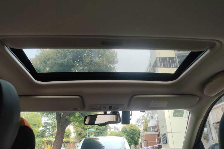 Used Mitsubishi Outlander 2019 2.4L 4x4 Zhi Xiang Edition 7 Seats China V Emission Standard Headliner