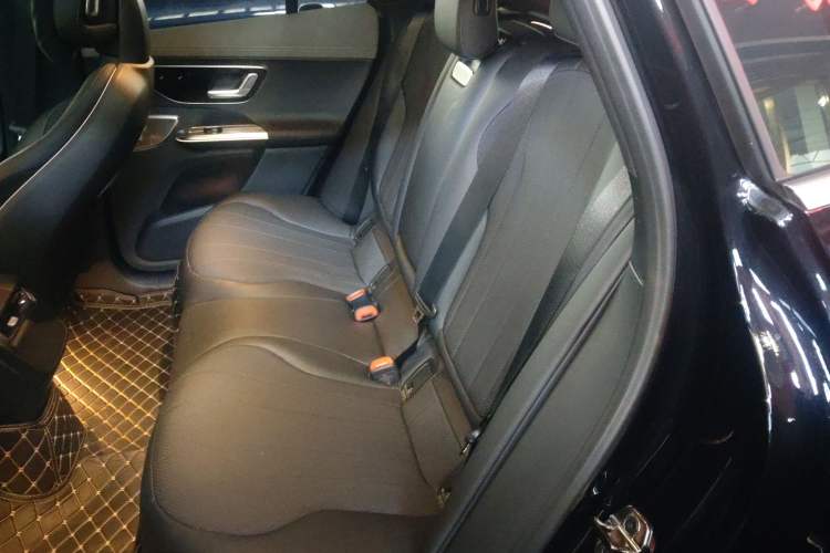 Used Mercedes-Benz EQE SUV 2023 350 4MATIC Luxury Edition Left Rear Seat