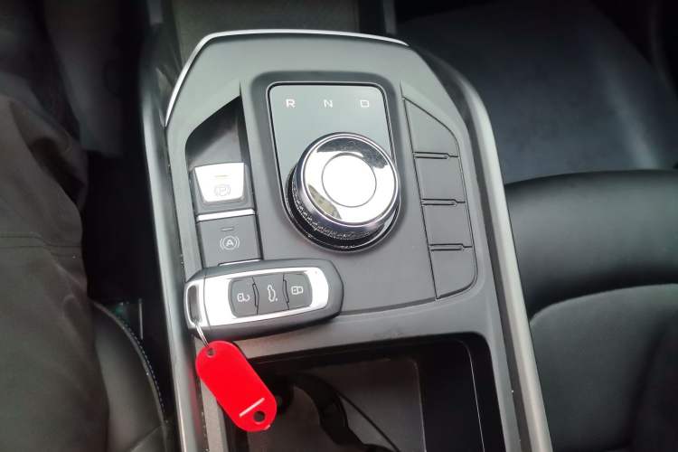 Used Livan Maple 60s 2024 Happiness Customized Full Vehicle—Taxi-Dedicated Version