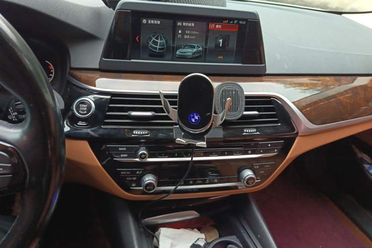 Used BMW 5 Series 2018 528Li Launch Special Edition Audio And AC Panel